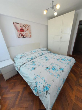 City Center Chic Apartment